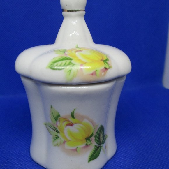 Vtg TRINKET Box PILLBOX RING Holder Porcelain White Porcelain Yellow Roses Stem - Picture 3 of 10